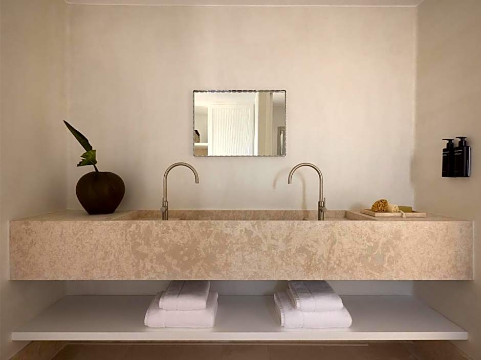 Akria Seaside Suites