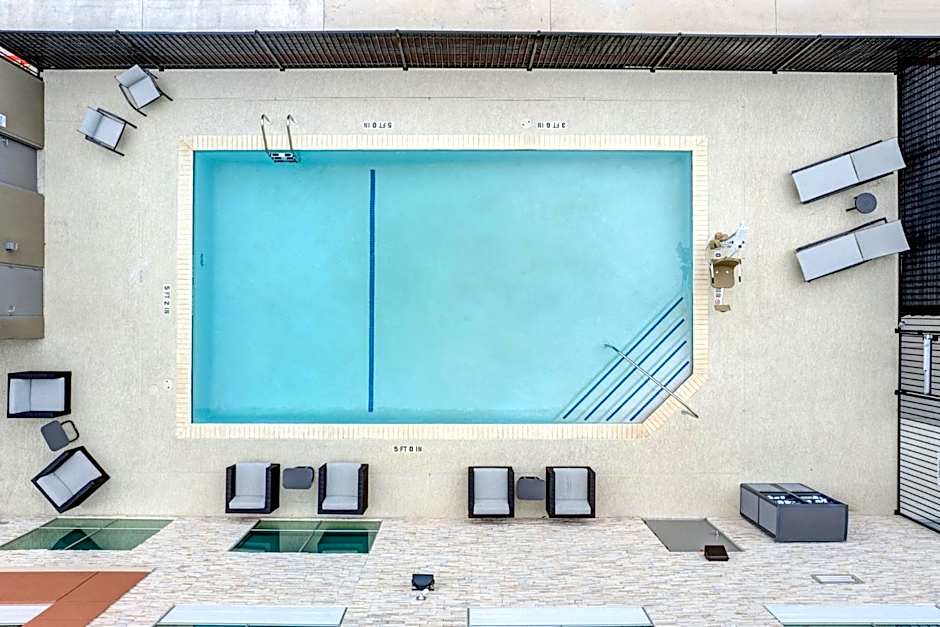 Holiday Inn Express & Suites Austin Airport East By IHG