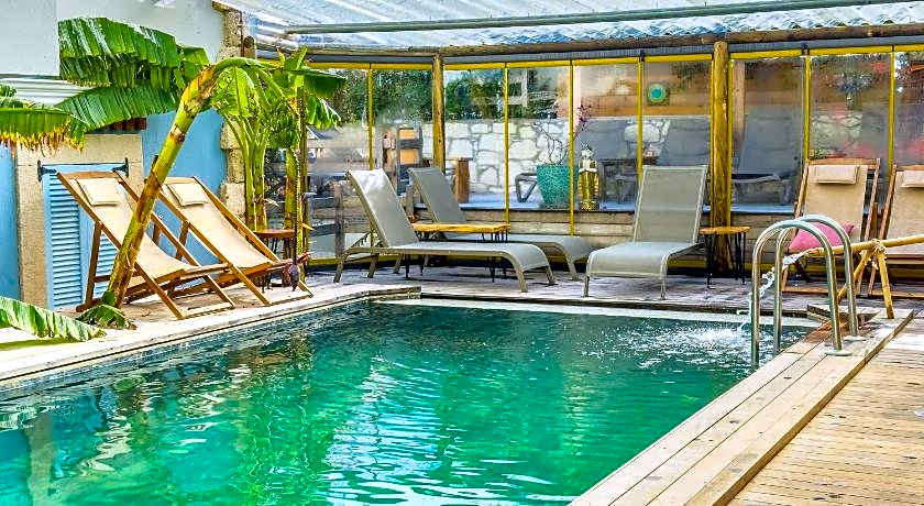 Banana Alaçatı Food & Stay - Adults Only