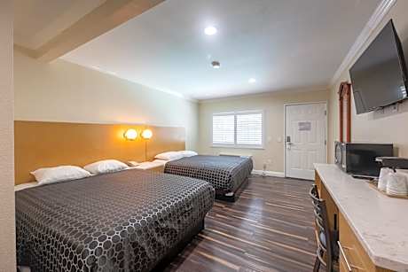 Superior Queen Room with Two Queen Beds