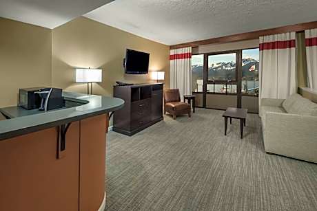 Junior Suite, 2 Queen Beds, Mountain View