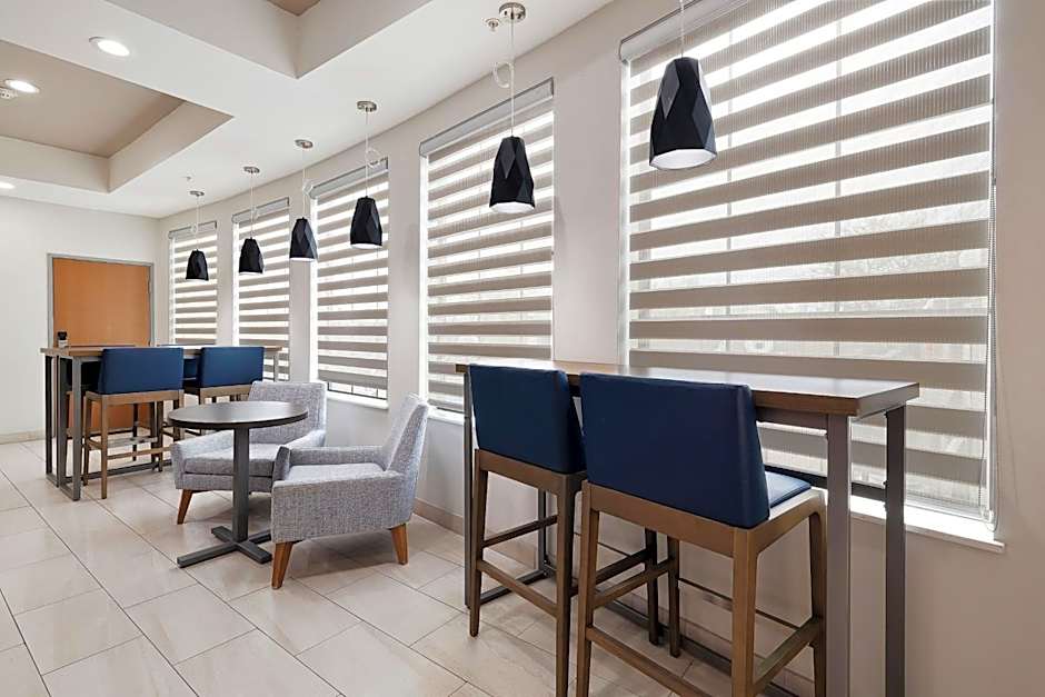 Holiday Inn Express Hotel and Suites Kingsville By IHG