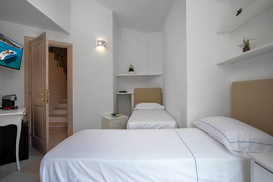 The Square Depandance