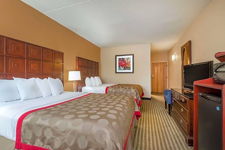 Ramada by Wyndham Columbus Polaris