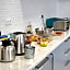 Topcity Hostel & Suites