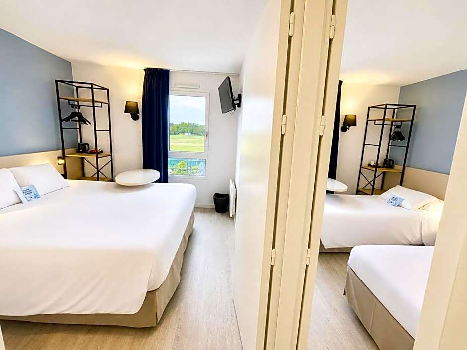 Photo 1 of 11 of Standard 1 Double Bed and 2 Twin Beds