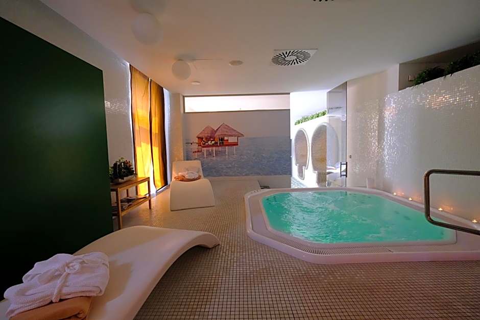 Business Hotel Astrum Laus