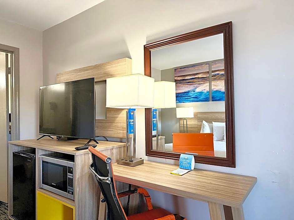 Days Inn by Wyndham Greenville