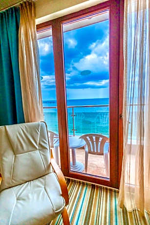 King Studio with Spa Bath