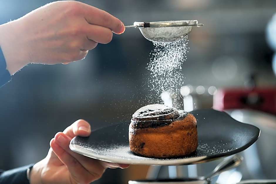 Hiša Linhart, Hotel & Restaurant