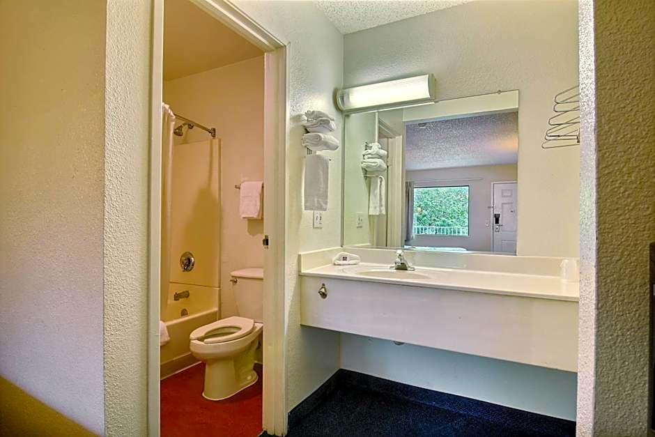 Motel 6-Seattle, WA - South