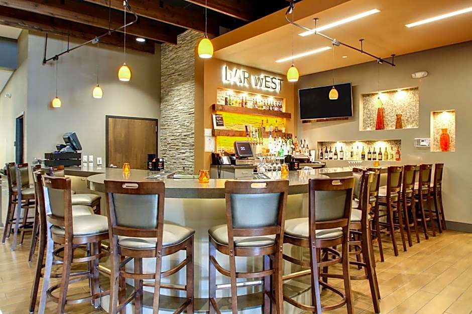 Hampton Inn By Hilton & Suites Milwaukee West