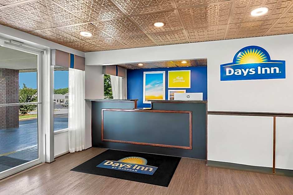 Days Inn by Wyndham Seneca
