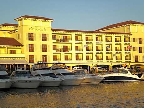 Delamar Greenwich Harbor