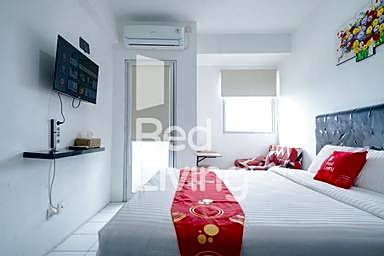 RedLiving Apartemen Gunung Putri Square - Sansan Room