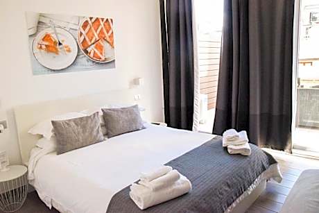 Superior Double Room with Terrace and City View