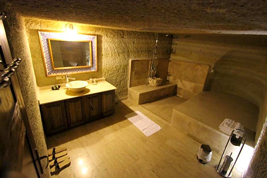 Family Cave Suite Hotel