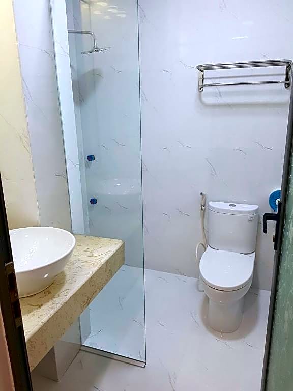 Korea 2 Hotel - Pham Tuc Minh