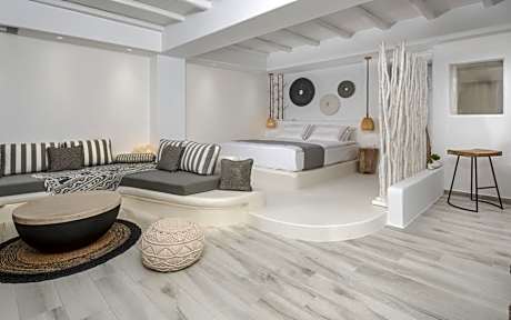 Suite with Hot Tub