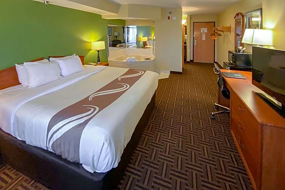 Quality Inn Bolingbrook I-55