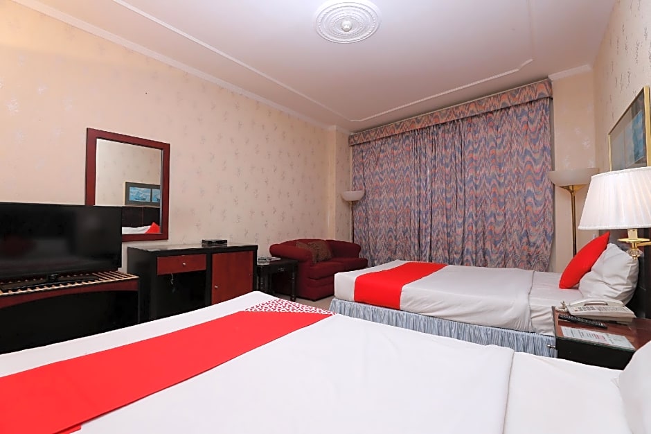 OYO 112 Semiramis Hotel