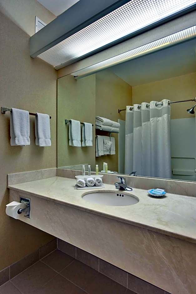 Holiday Inn Express & Suites Henderson By IHG