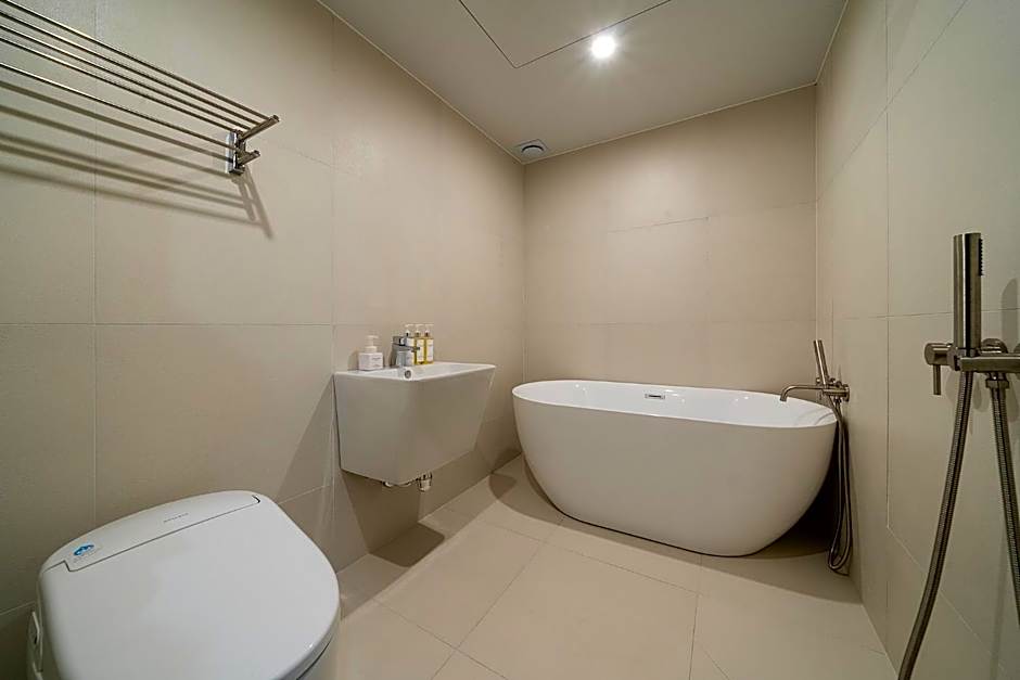 Hound Hotel Gimhae Samgye