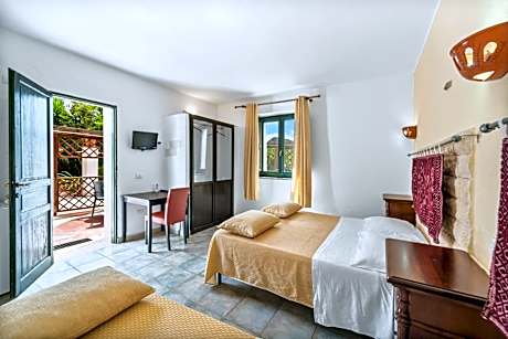 Triple Room with Shower