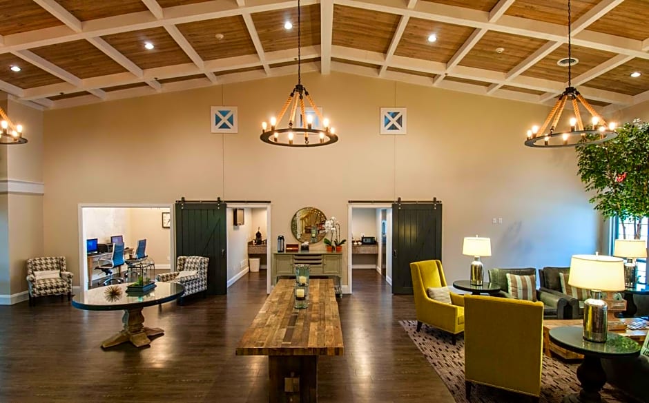 Best Western Plus University Park Inn & Suites