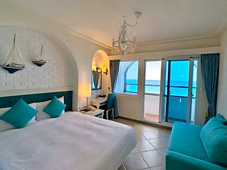 Quadruple Room with Sea View and Balcony