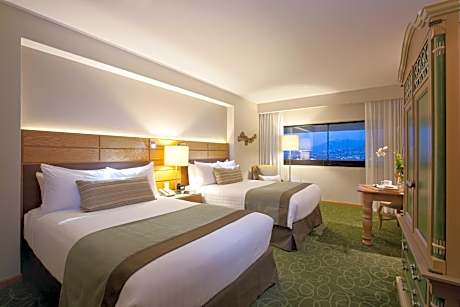 Executive, M Club lounge access, Guest room, High floor, 2 Double