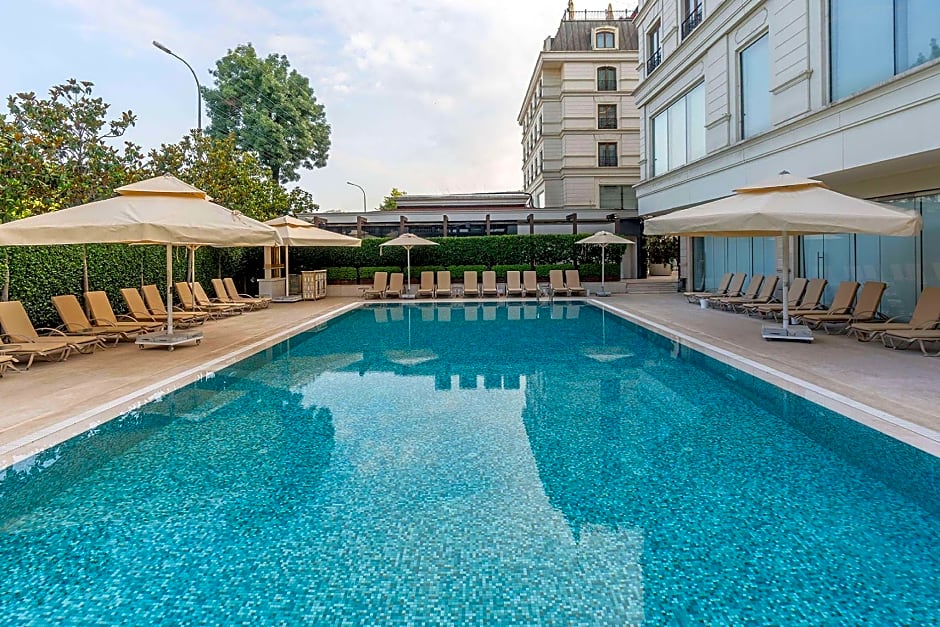 Wyndham Grand Istanbul Kalamis Marina Hotel