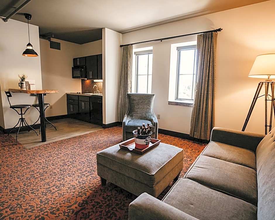 Brewhouse Inn And Suites