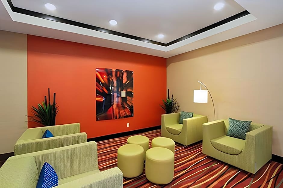 Holiday Inn Express & Suites Houston East - Baytown By IHG
