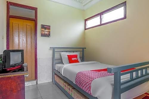 OYO 3004 Penginapan Bromo Adi