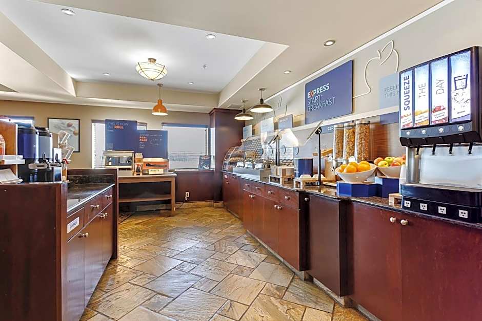 Holiday Inn Express Hotel & Suites - Slave Lake By IHG