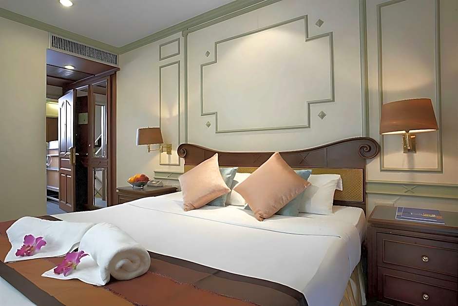 Majestic Suites Hotel