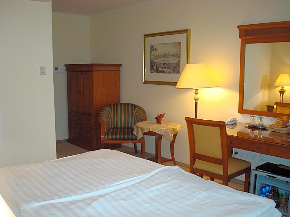 Hotel Romantik Eger