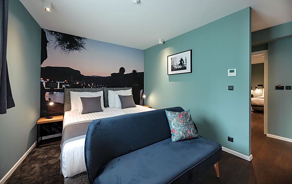 Camera Hotel