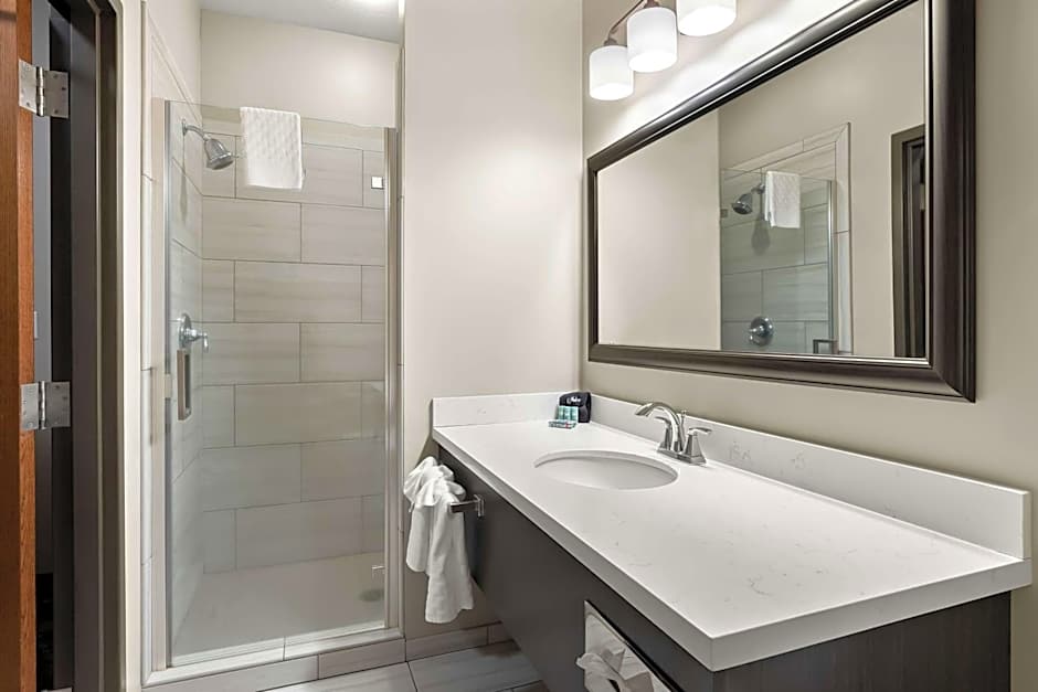 Best Western Sawtooth Inn And Suites