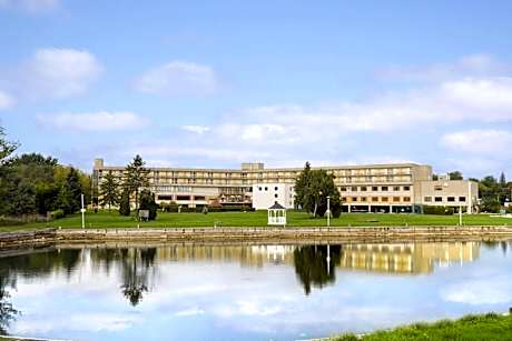 Ramada on the Bay Conference Resort Belleville