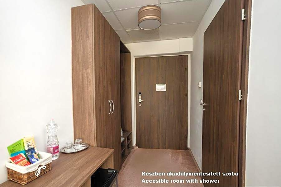Hotel Írisz