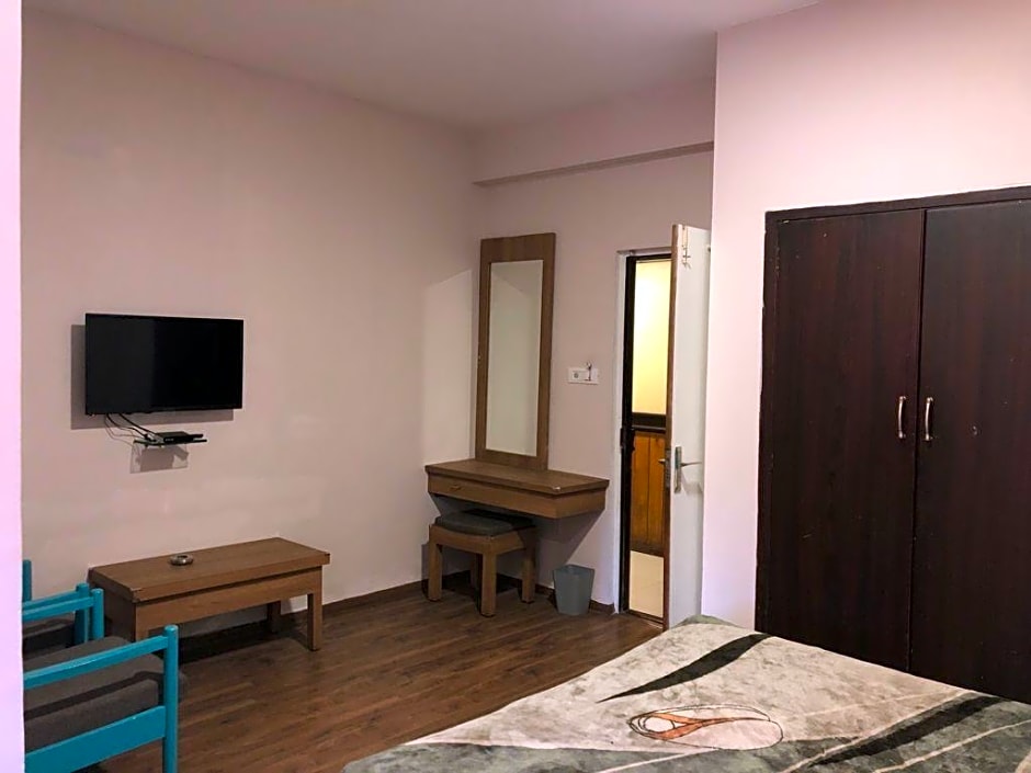 Hotel Preethi Palace