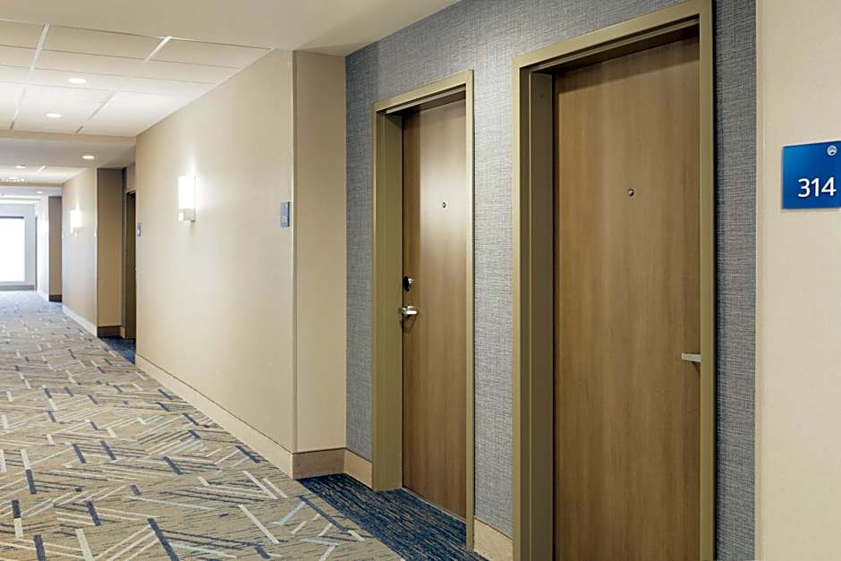 Holiday Inn Express & Suites College Station by IHG