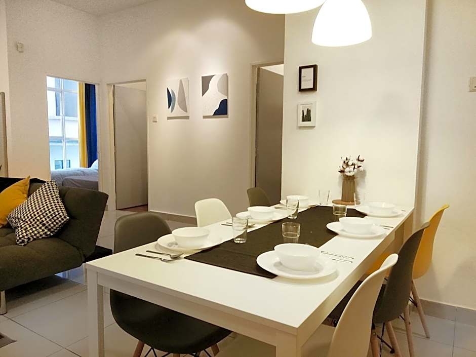 Subang City Residence, 8-9 pax with Balcony, Walking Distance to Summit, 5min to Sunway