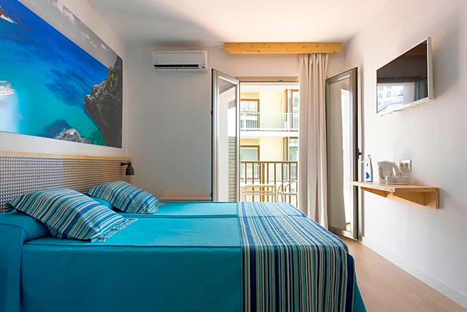 Photo 1 of 10 of 1 Double Bed or 2 Beds, Side Sea View