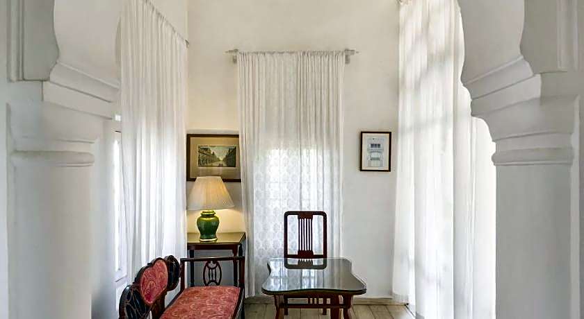 Neemrana Fort-Palace