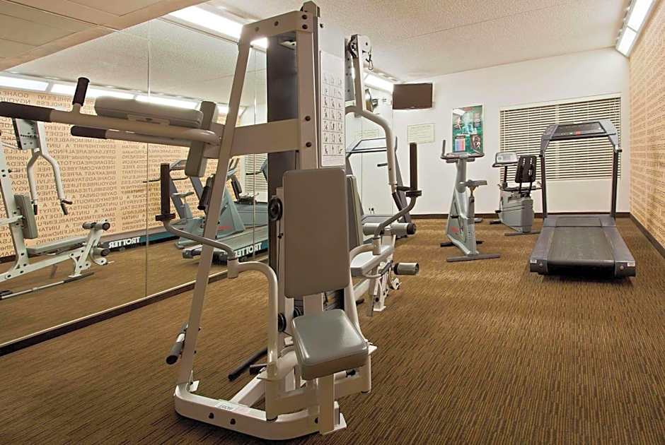 La Quinta Inn & Suites by Wyndham Usf (Near Busch Gardens)