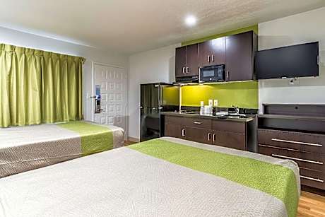 2 Full Beds | Non-Smoking, Kitchen