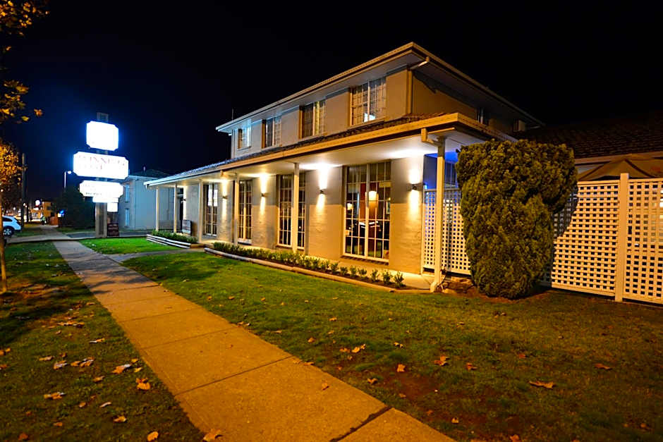 Winning Post Motor Inn